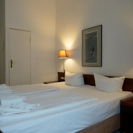 Hotel Pension Xantener Eck Berlino Esterno foto
