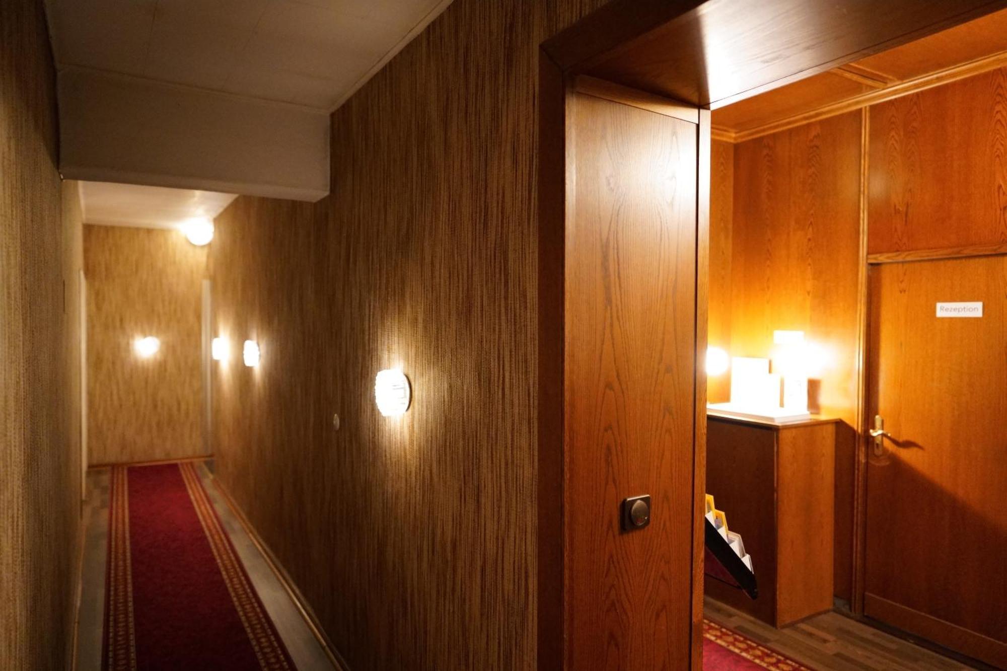 Hotel Pension Xantener Eck Berlino Esterno foto