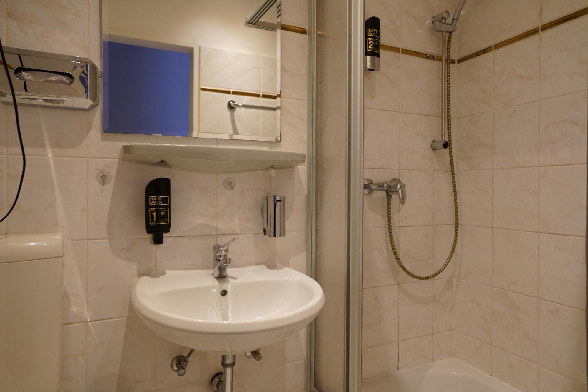 Hotel Pension Xantener Eck Berlino Esterno foto
