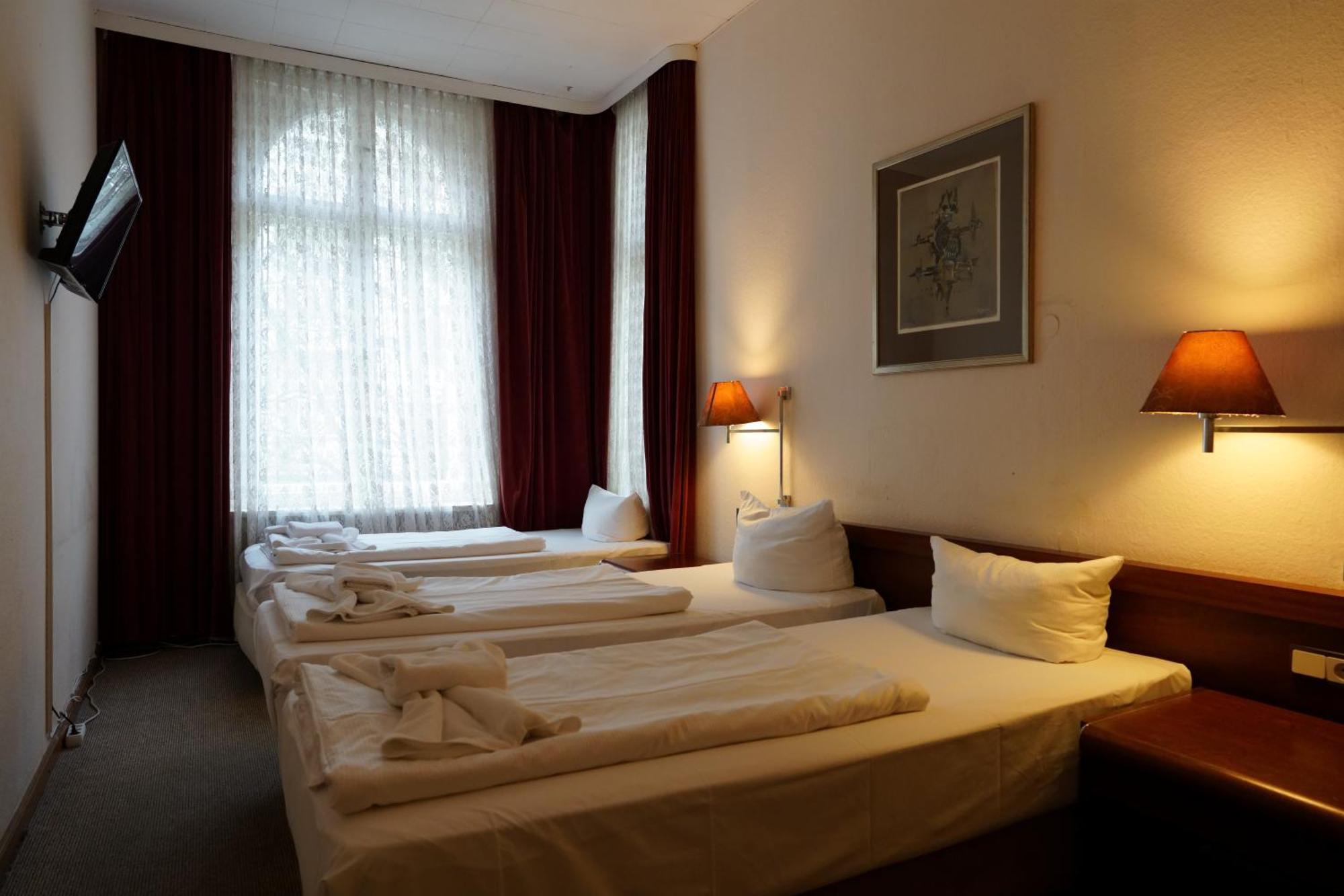 Hotel Pension Xantener Eck Berlino Esterno foto