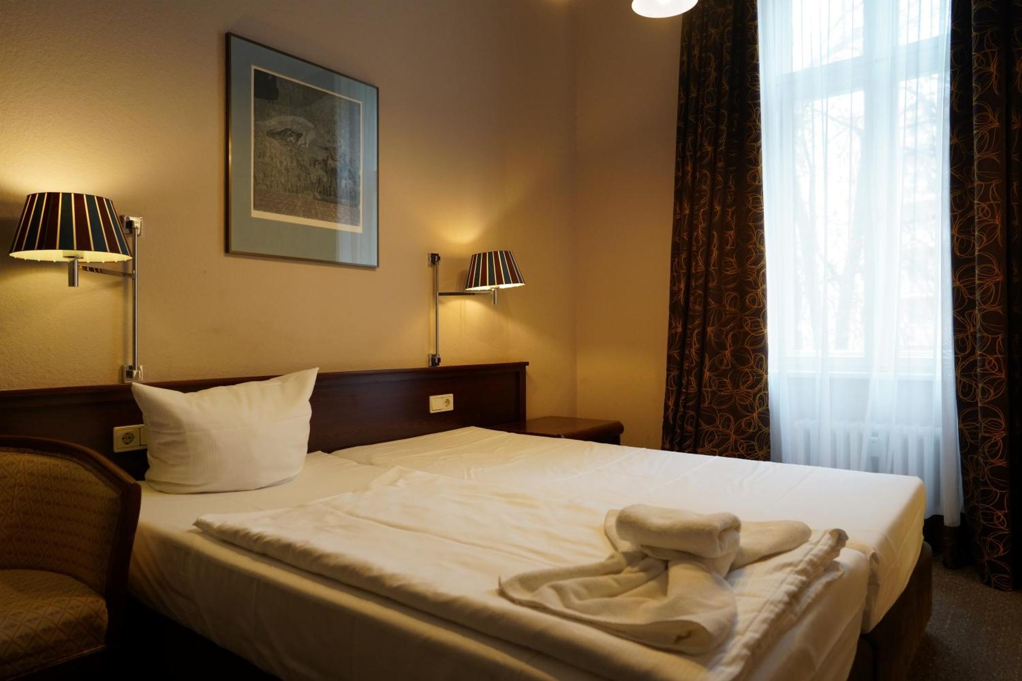 Hotel Pension Xantener Eck Berlino Esterno foto