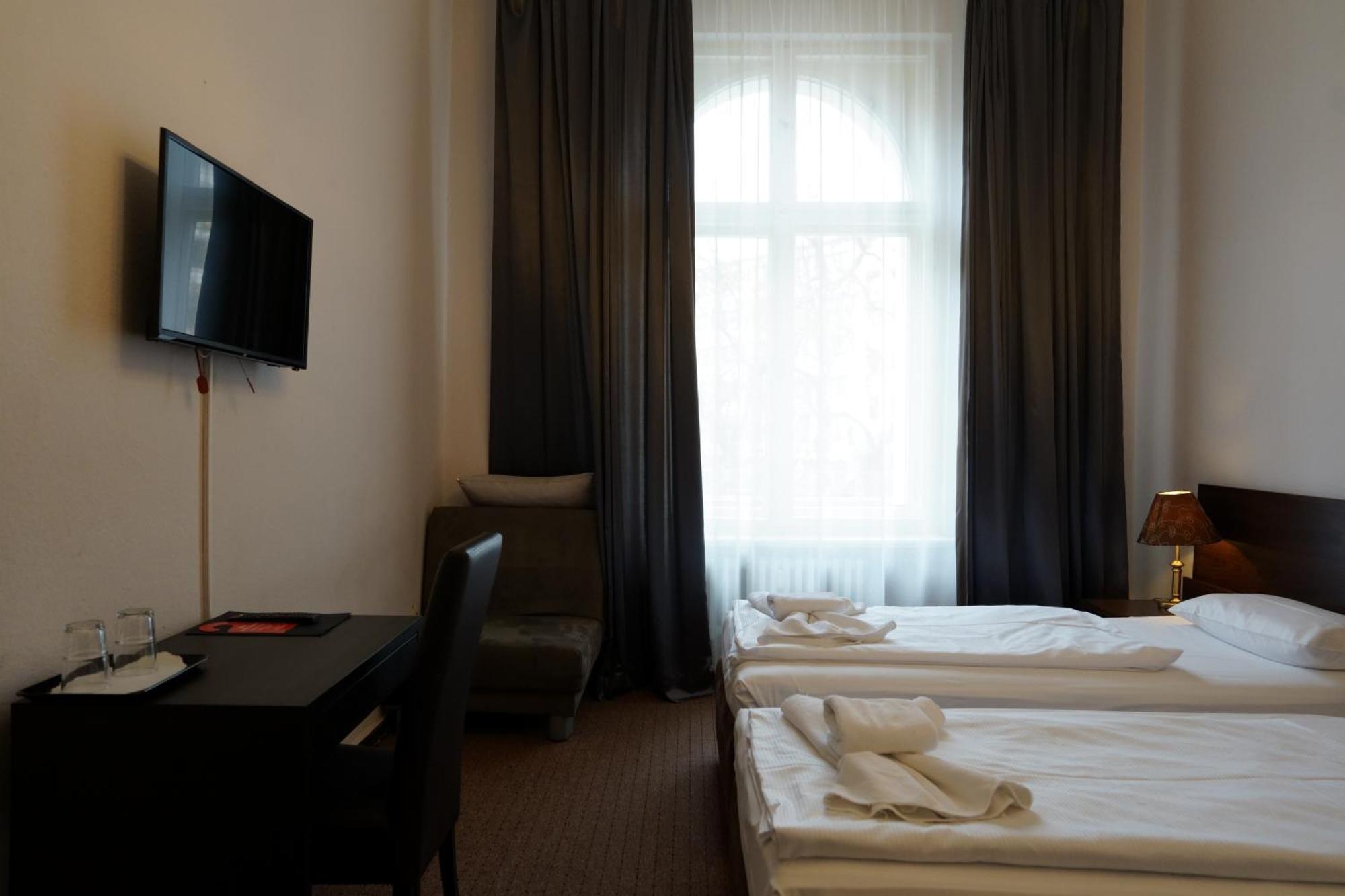 Hotel Pension Xantener Eck Berlino Esterno foto