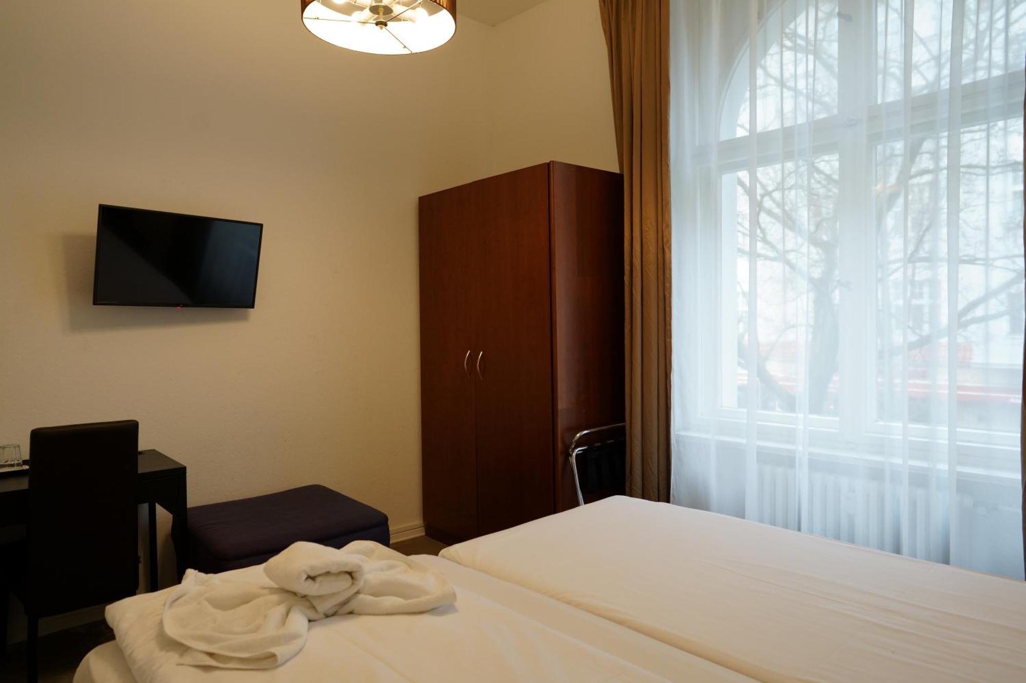 Hotel Pension Xantener Eck Berlino Esterno foto