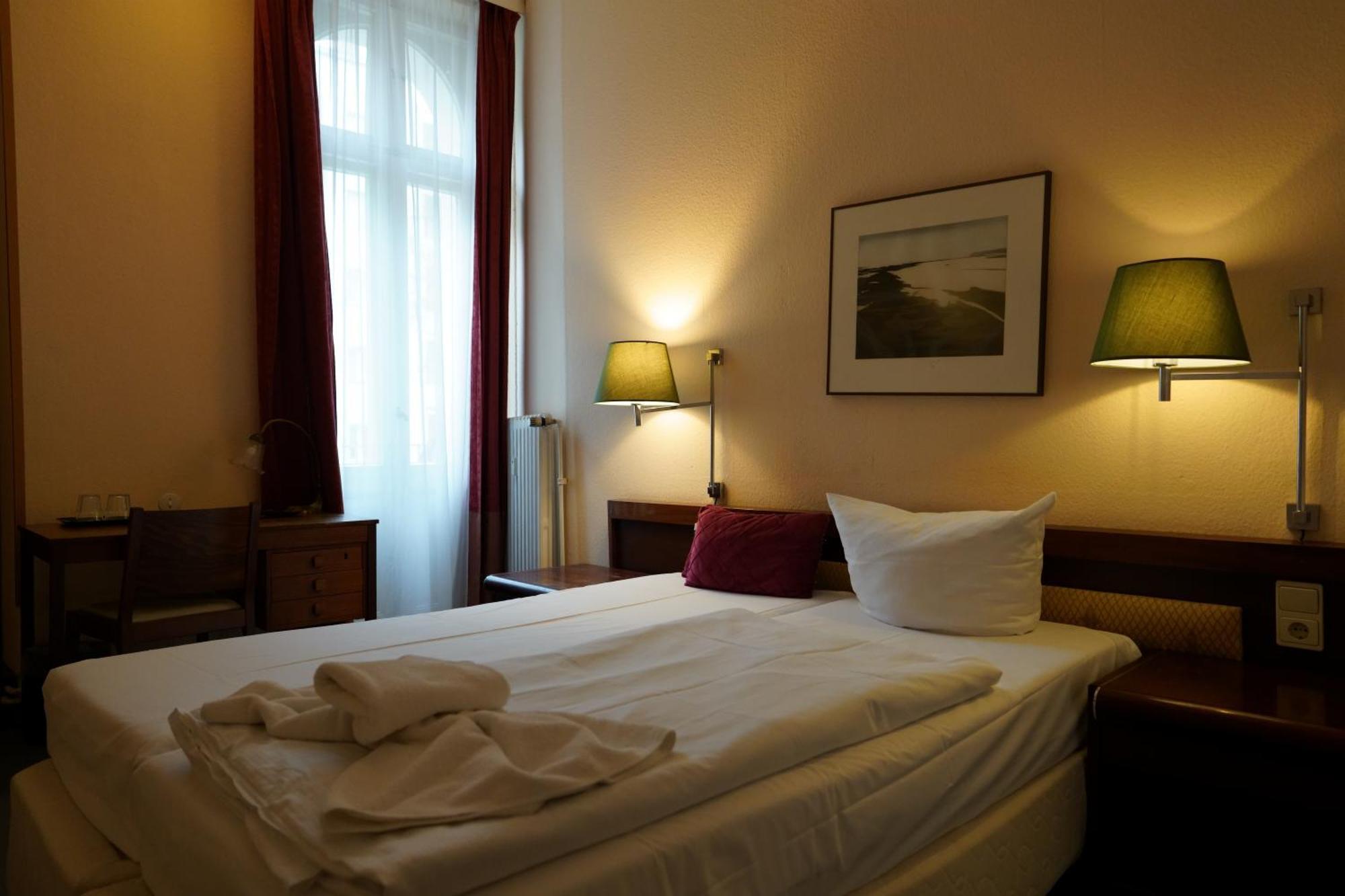 Hotel Pension Xantener Eck Berlino Esterno foto