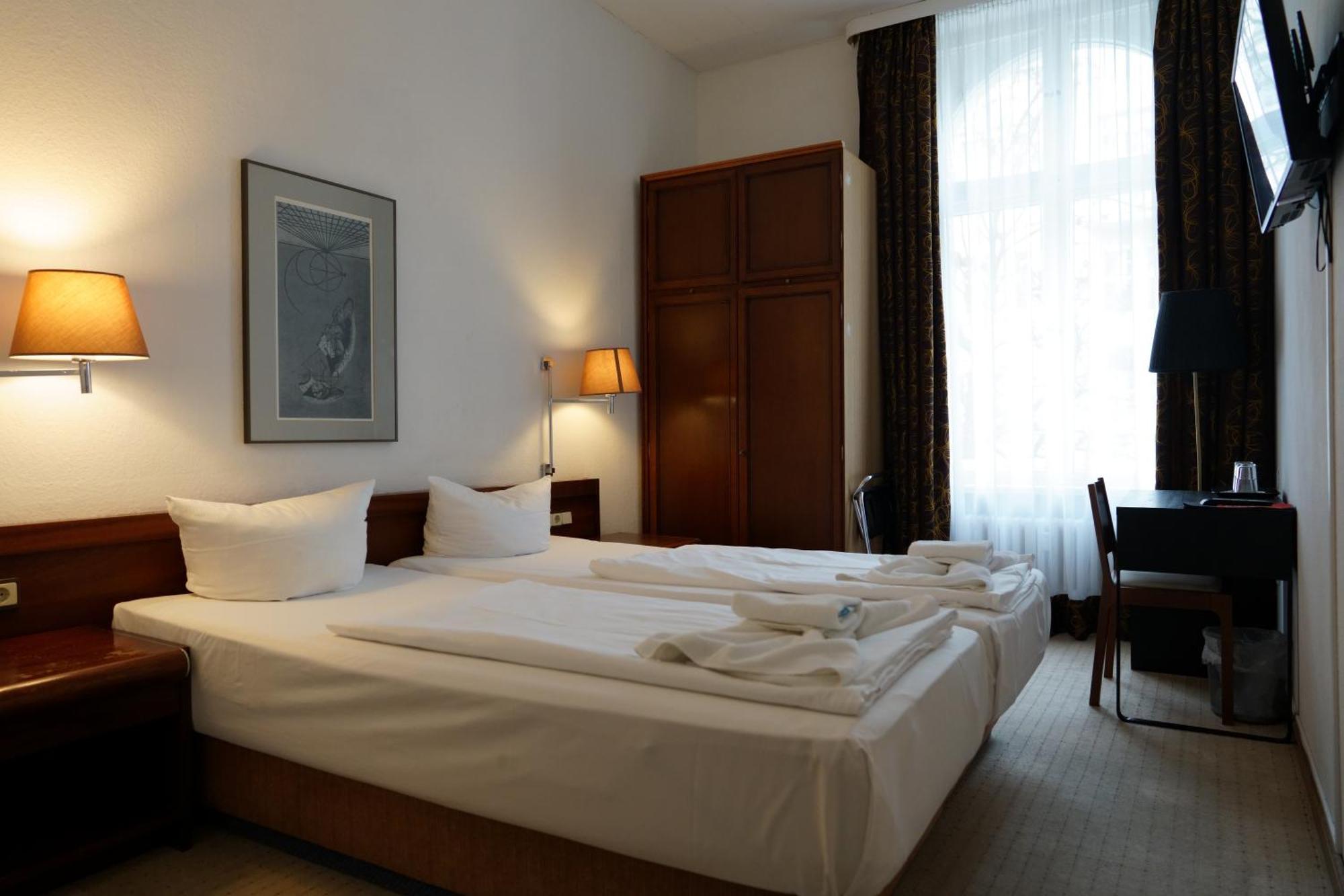 Hotel Pension Xantener Eck Berlino Esterno foto