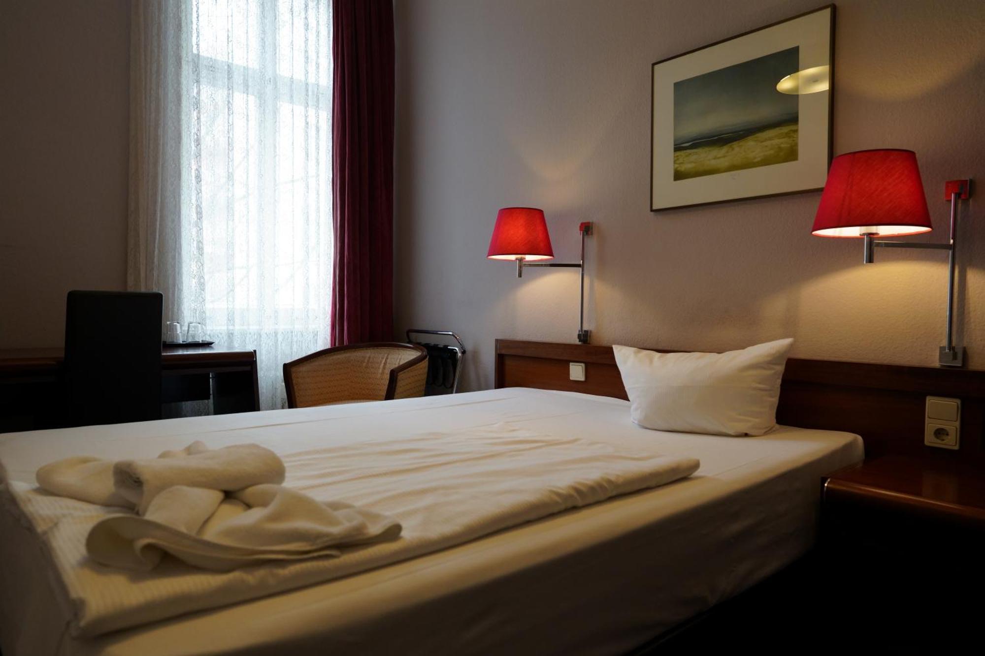 Hotel Pension Xantener Eck Berlino Esterno foto