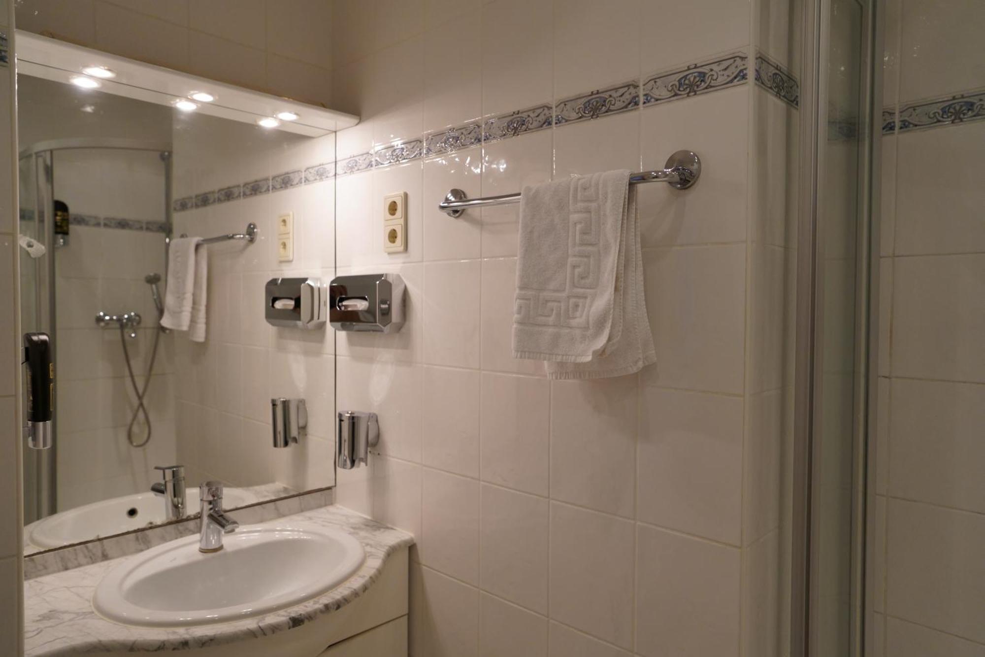 Hotel Pension Xantener Eck Berlino Esterno foto