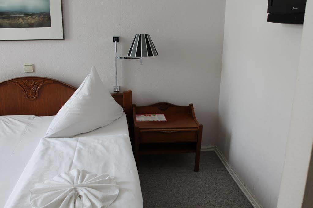 Hotel Pension Xantener Eck Berlino Esterno foto