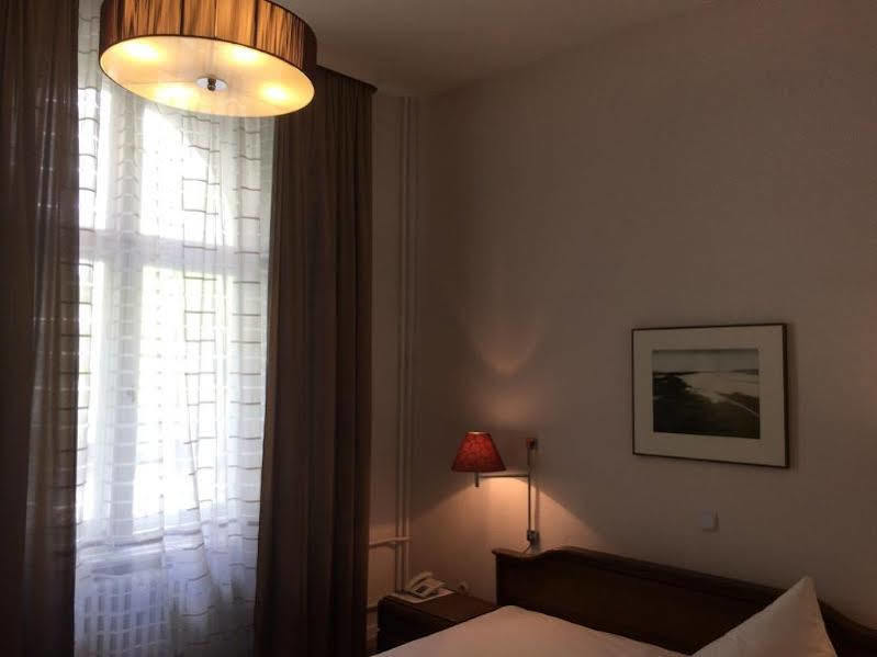 Hotel Pension Xantener Eck Berlino Esterno foto