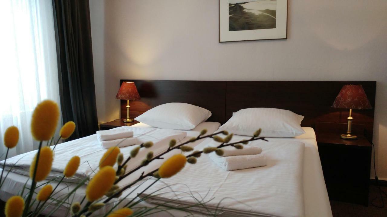Hotel Pension Xantener Eck Berlino Esterno foto